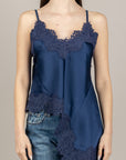 TENSIONE IN - S26TA73 - TOP SATIN ASIMMETRICO CON PIZZO BLU