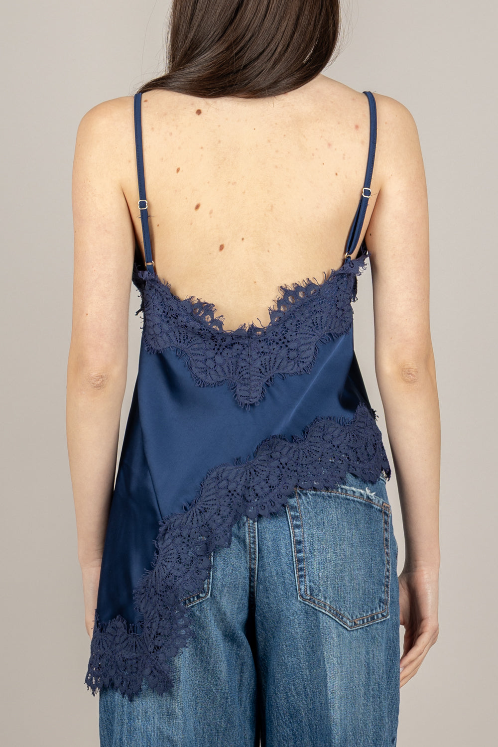 TENSIONE IN - S26TA73 - TOP SATIN ASIMMETRICO CON PIZZO BLU