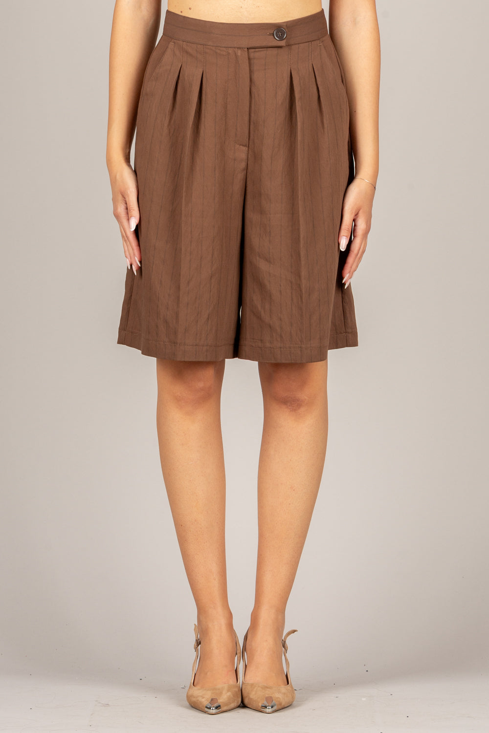 VICOLO - TAB1849 - BERMUDA GESSATO CON PINCES MORO