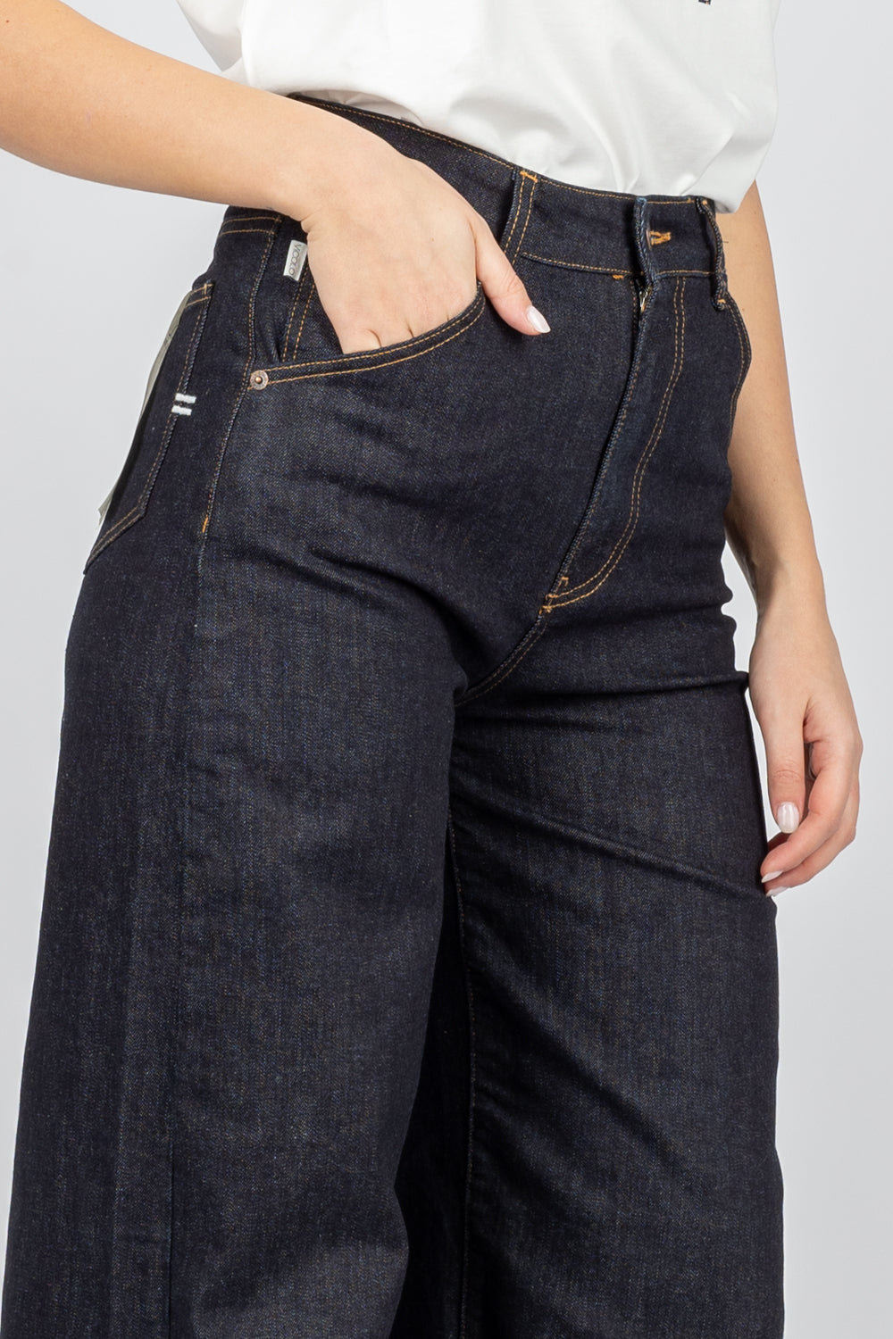 VICOLO - DD5004 - JEANS WIDE LEG CON RISVOLTO LEXIE