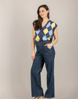 TENSIONE IN - D75629 - GILET ROMBI SCOLLO A V BLU/GIALLO/CELESTE