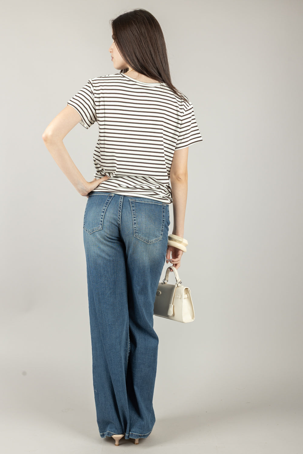 VICOLO - UD0267 - T-SHIRT RIGHE FINE SCOLLO A V